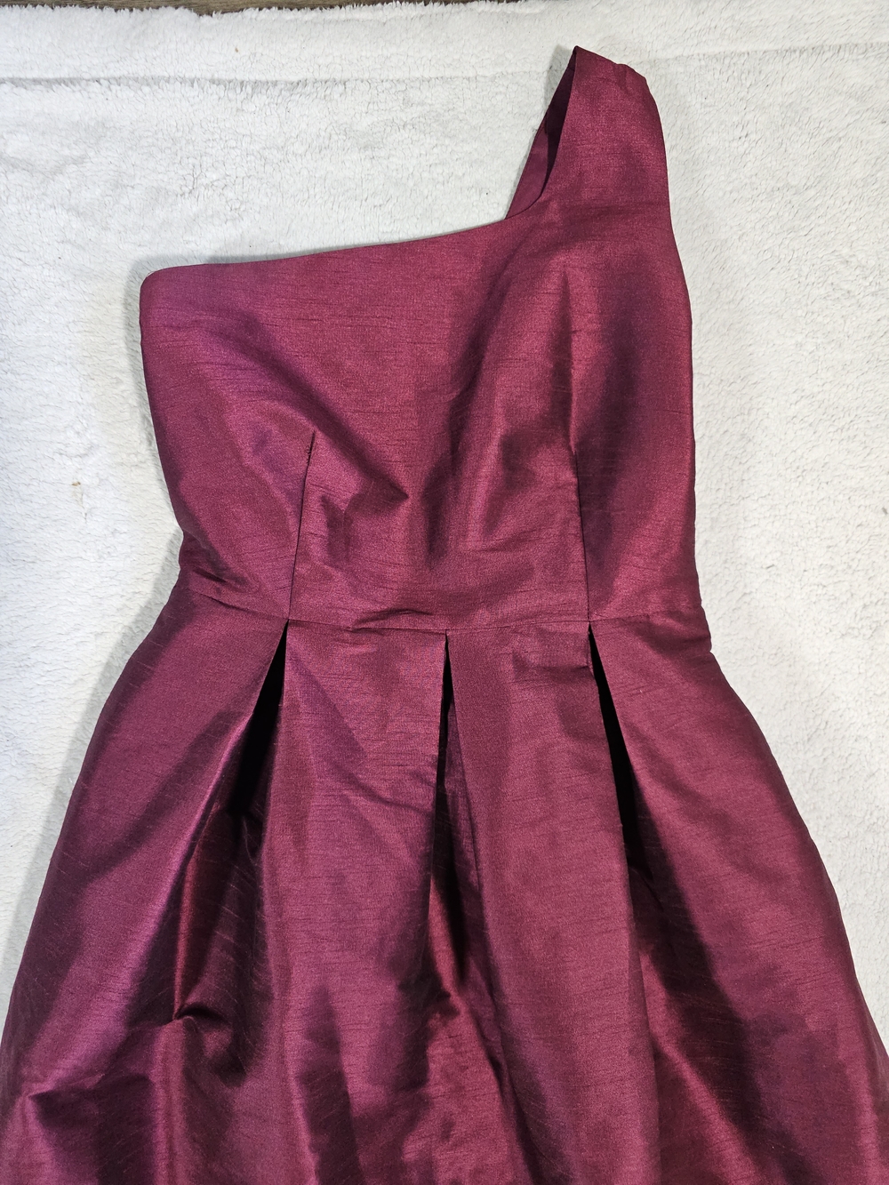 Lula Kate Charleston One-Shoulder Burgundy Evening Gown. - Picture 3 of 7